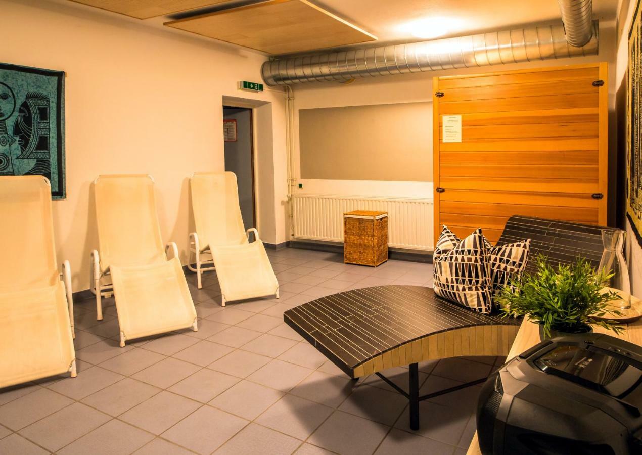 Viktor Hotel